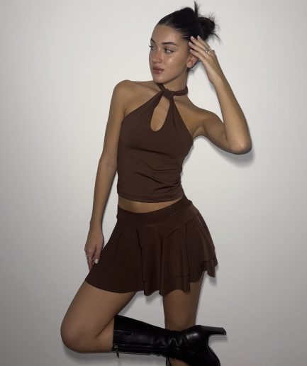 Top micro escote cruzado con cuello