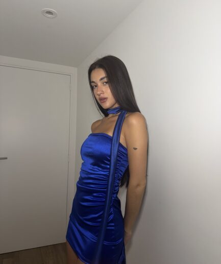 Vestido saten strapless corbatin