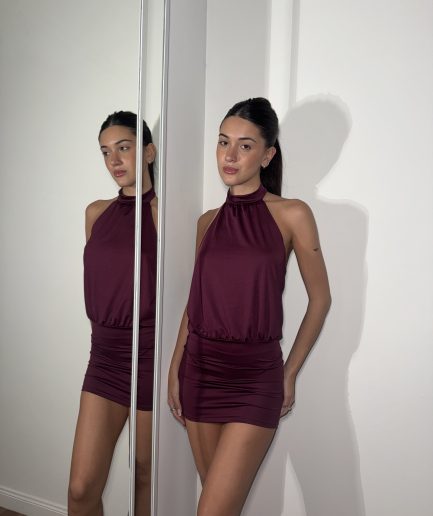 Vestido micro embu cuello