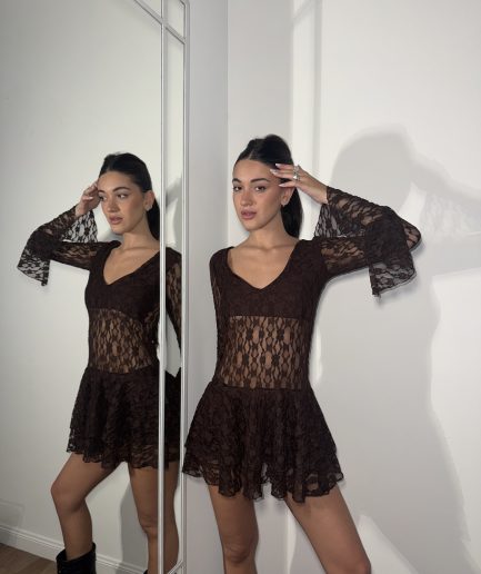 Vestido encaje escote cavado m/campana