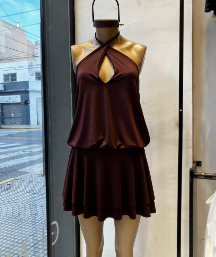 Vestido micro volado embu escote cavado