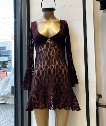 Vestido encaje campana