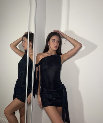 Vestido glitter nudo hombro lazo