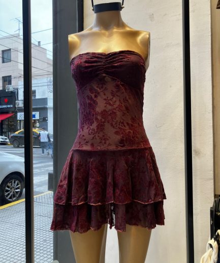Vestido tul flok strapless taza frunce volado