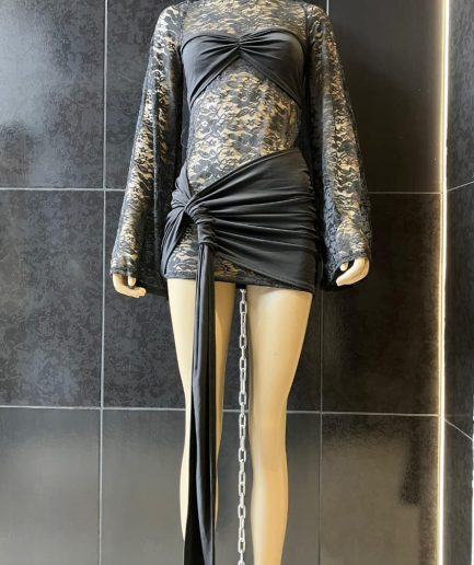 Vestido encaje falda pasacinto
